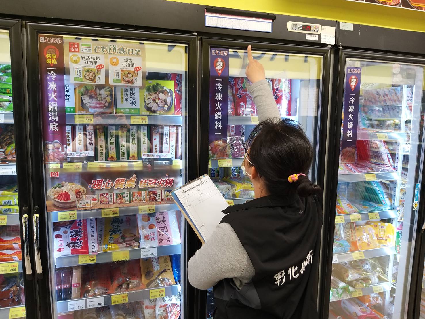 彰化縣衛生局針對火鍋店、超市、傳統市場、湯圓製售業及直播業者進行稽查