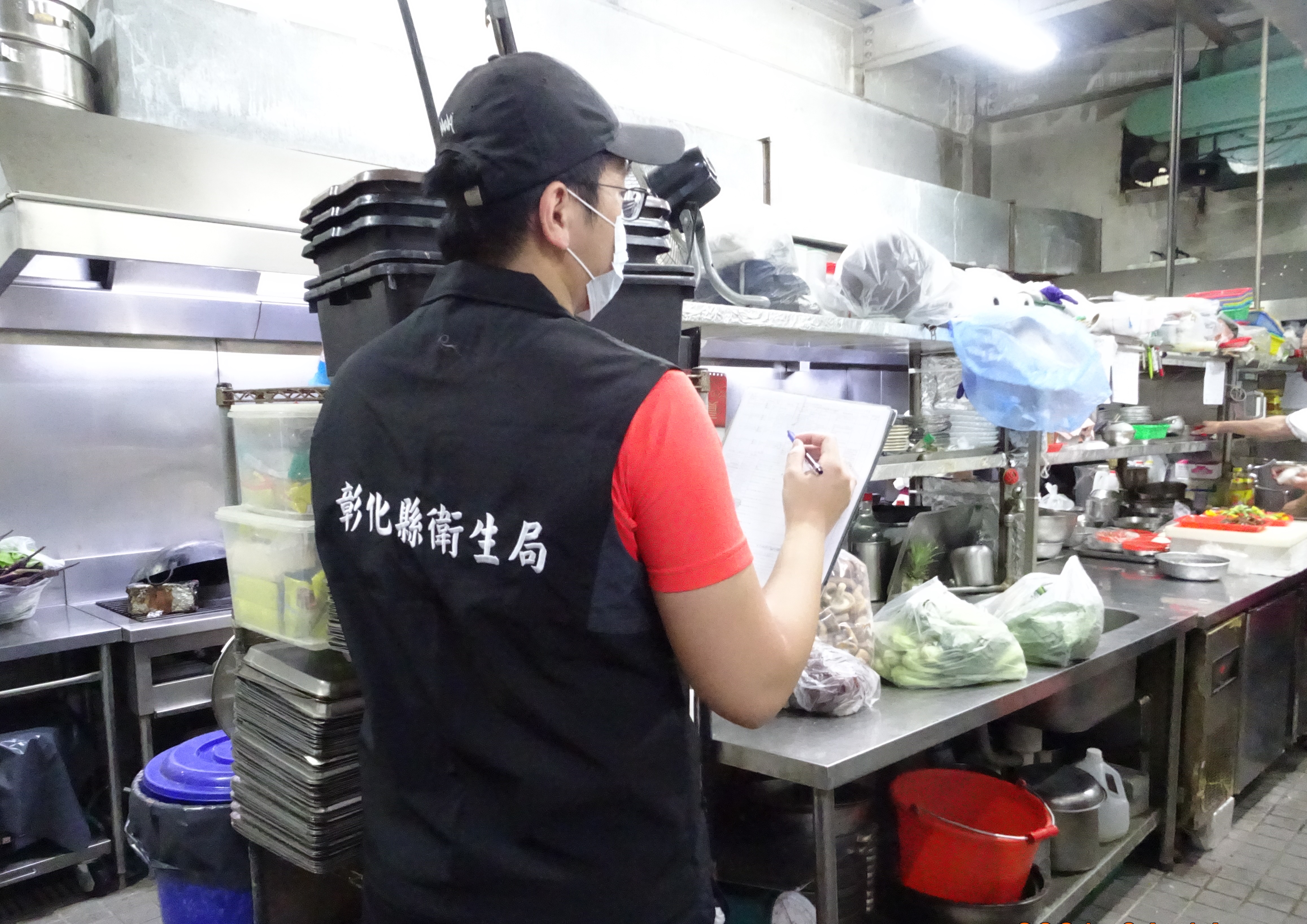 為確保民眾能安心參與美食饗宴,本局近日針對轄內宴席餐廳進行稽查抽驗