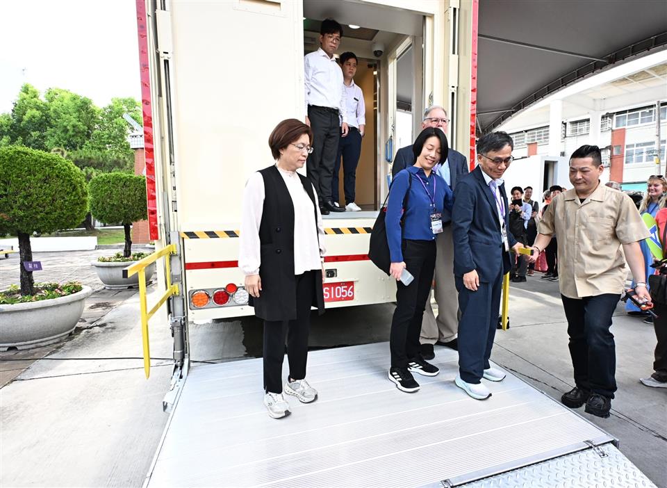 台灣首部三合一LDCT行動篩檢車亮相 彰化縣開啟行動篩檢新時代-圖片1