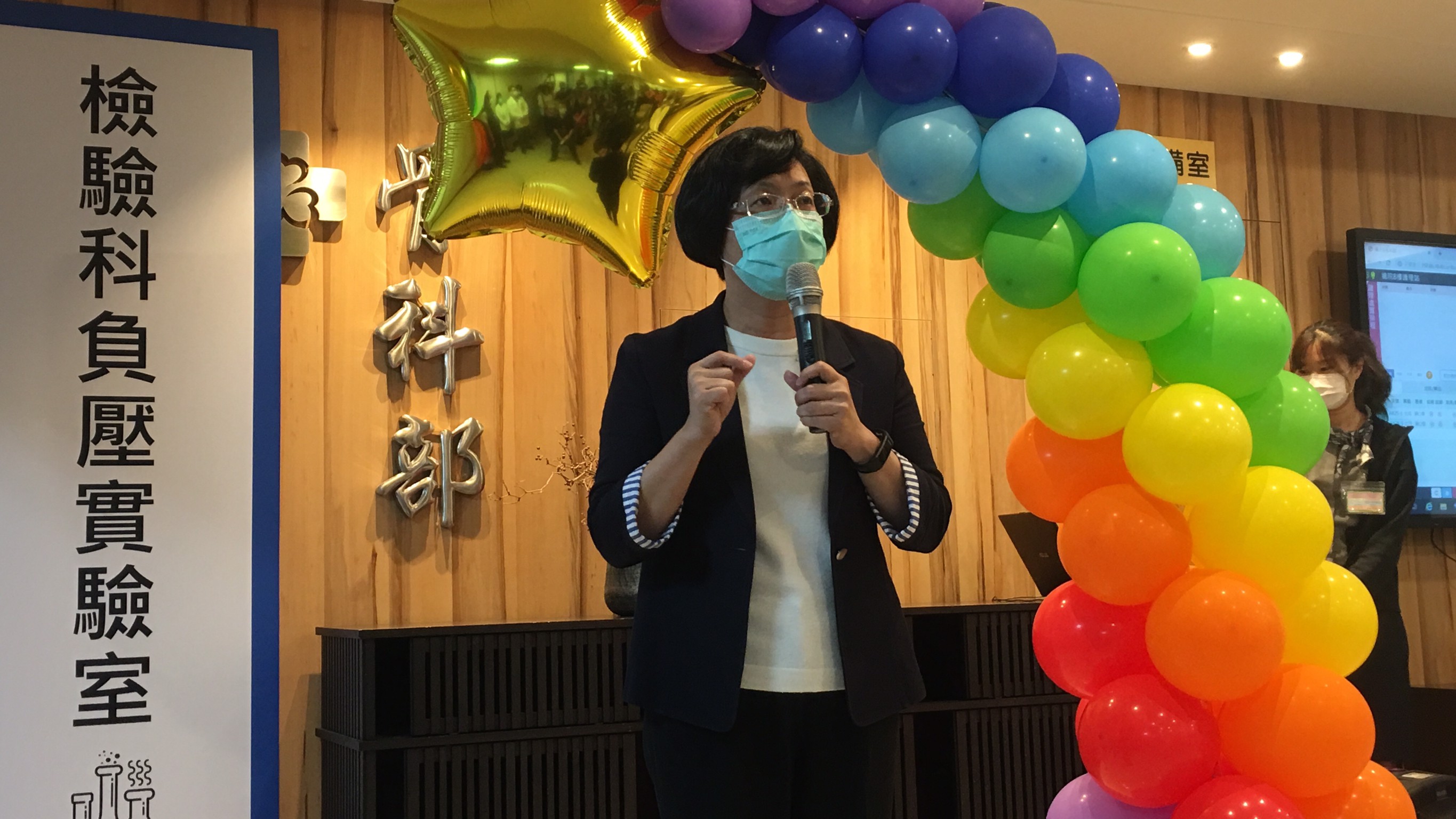 彰化縣秀傳紀念醫院新冠肺炎指定檢驗實驗室啟用