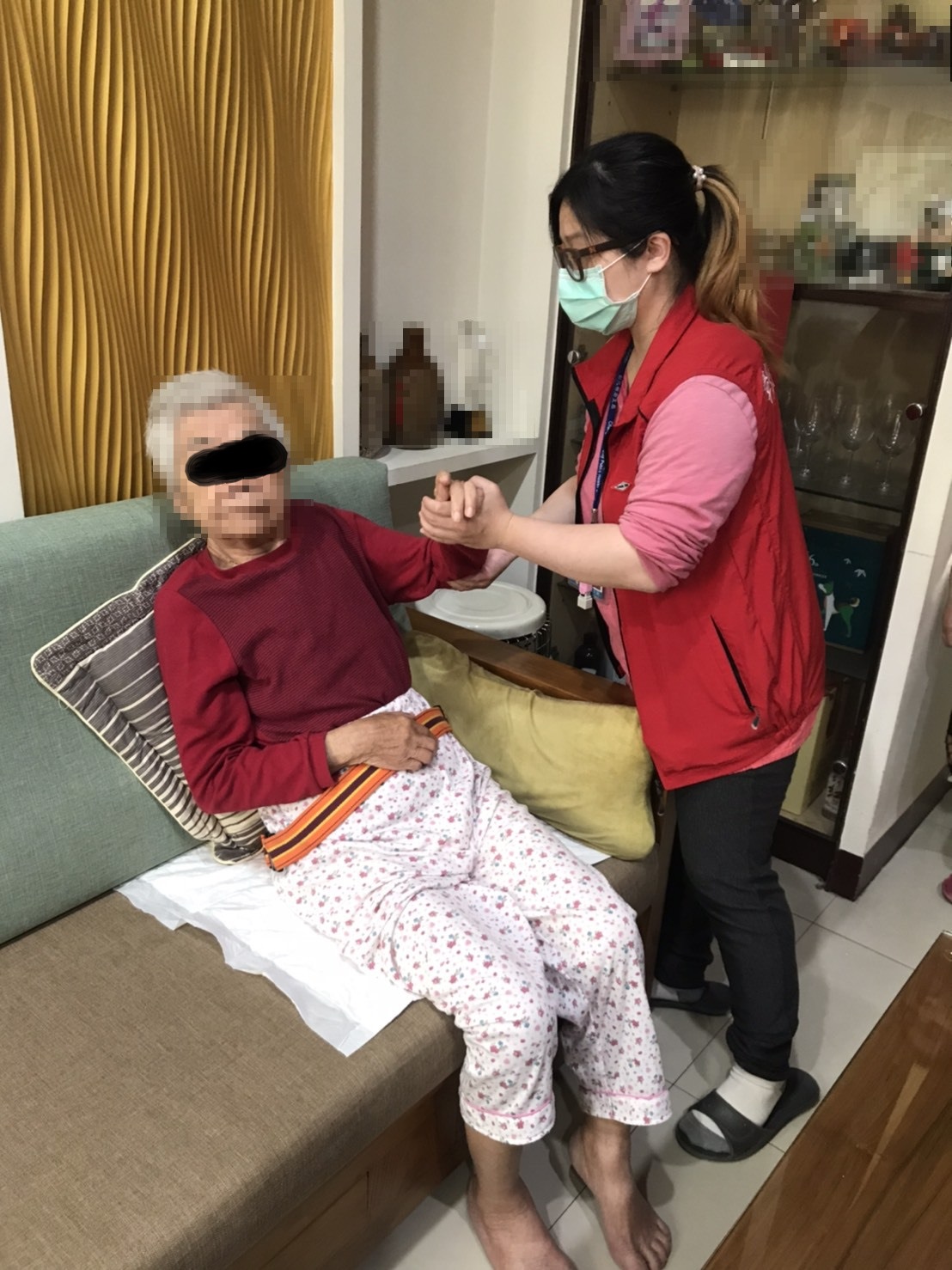 關懷居家失能長者、提供優質長照服務