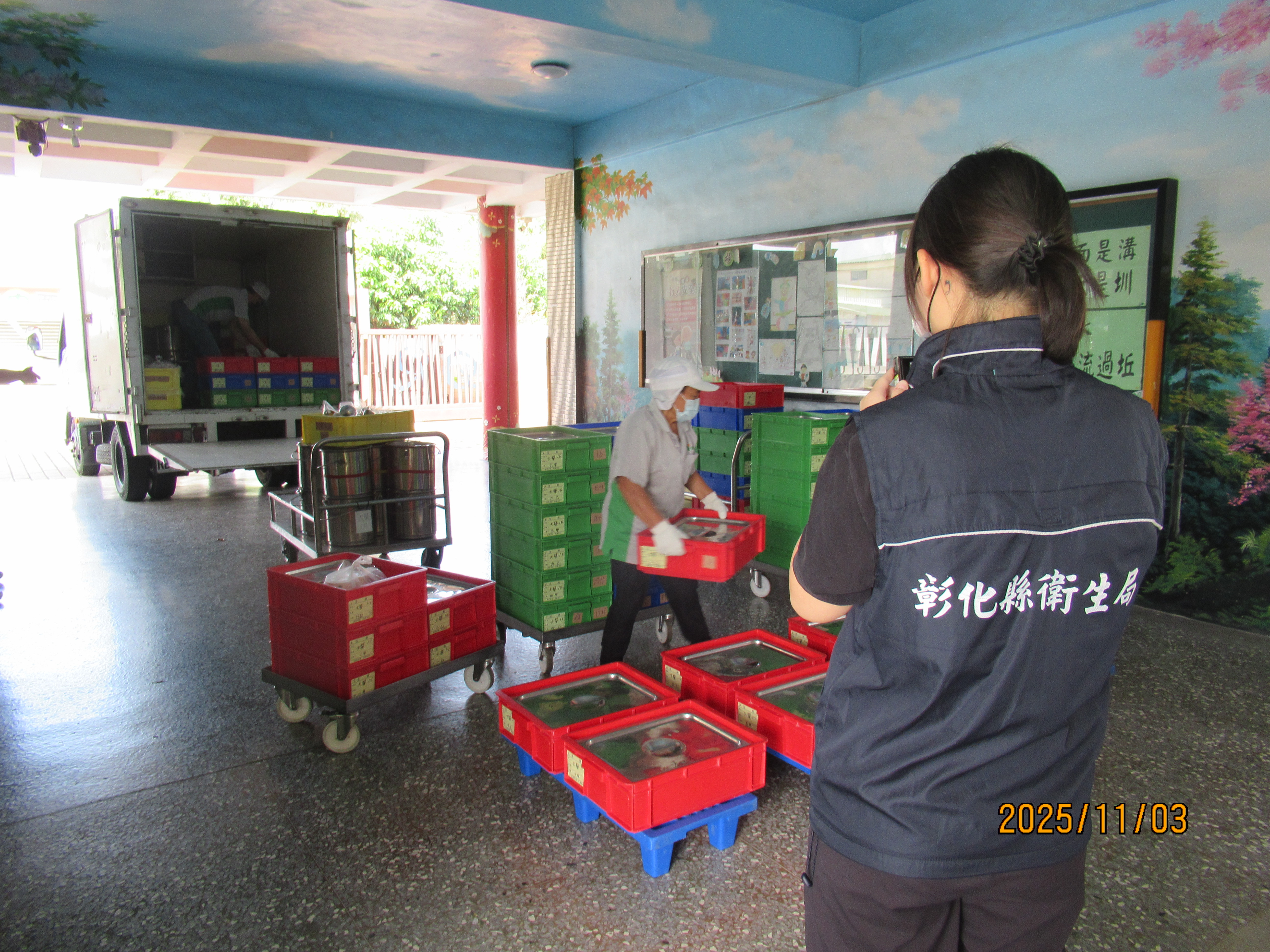 衛生局辦理學校外訂餐盒衛生稽查及抽驗