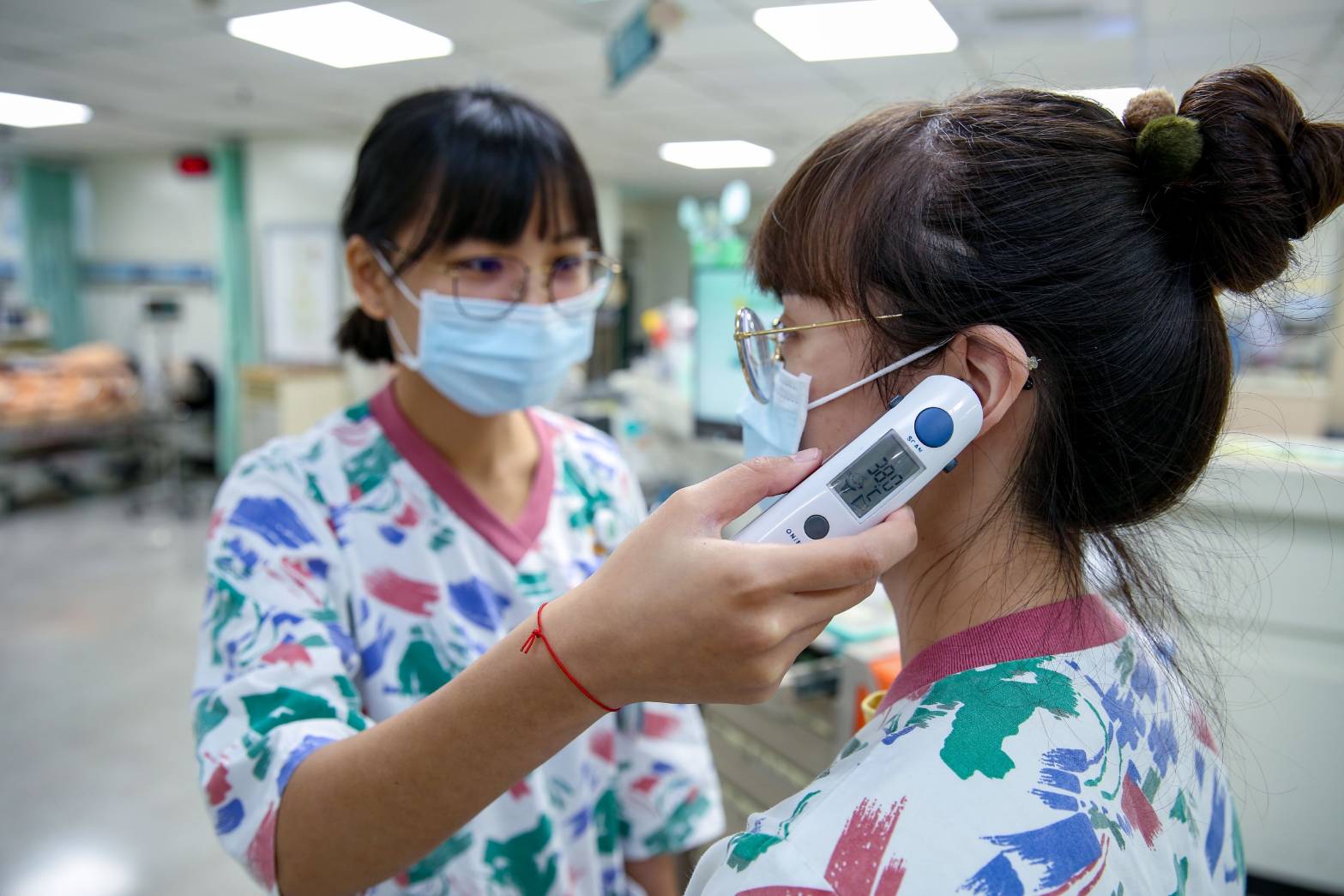 落實體溫監測