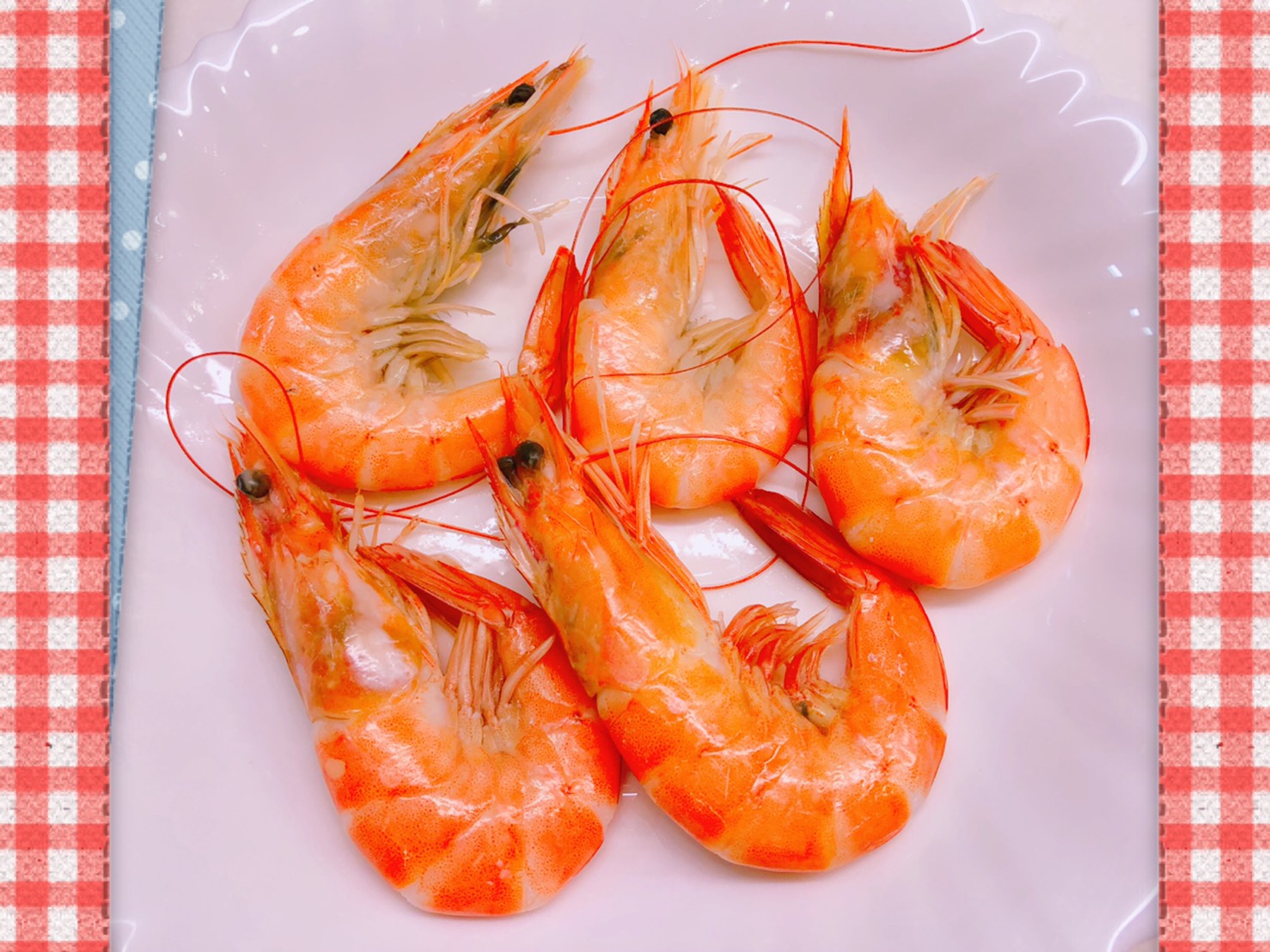 煮熟的蝦子為何是橘紅色的呢?