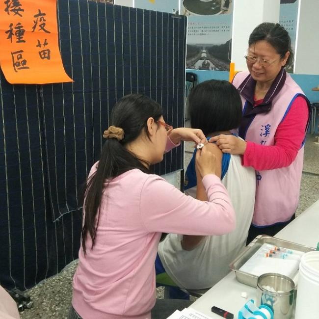 國一女生免費接種人類乳突病毒疫苗 國一女生免費接種人類乳突病毒疫苗
