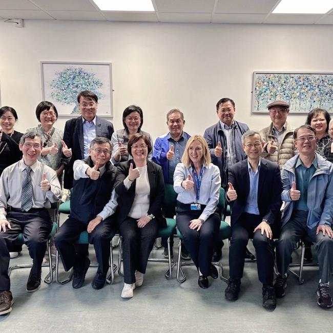 王惠美縣長訪問英國劍橋大學阿登布魯克醫院乳癌篩檢中心 汲取歐美國家乳癌精準篩檢的最新趨勢 並與公共衛生及基層醫療中心專家學者討論高齡化衝擊及長照體系的因應