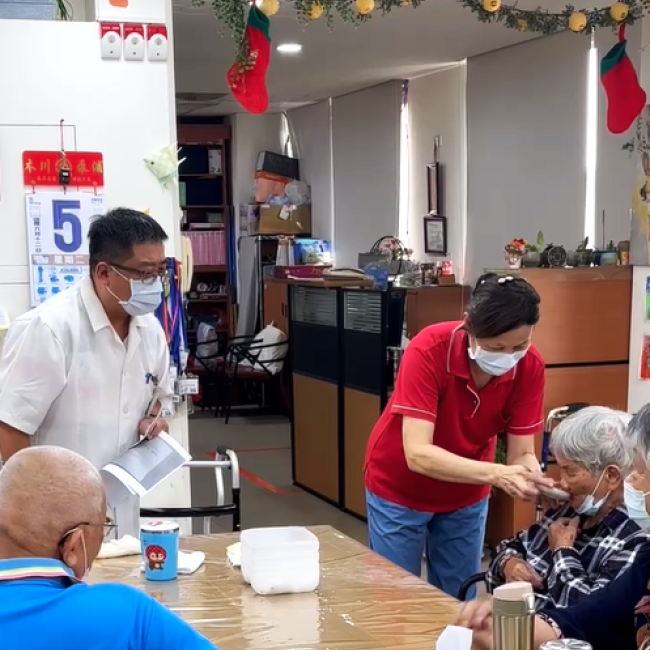藥師來探望,像親人一樣的守護