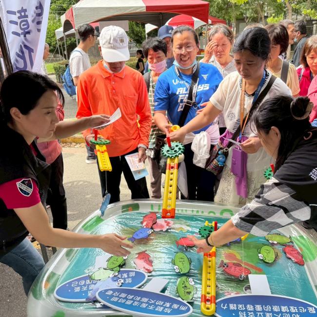 互動性攤位進行闖關